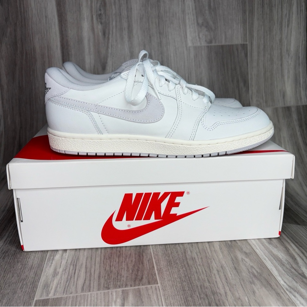 Nike Men's White Low-Top Sneakers